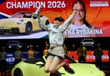 Elena, Porsche’ları ikiledi